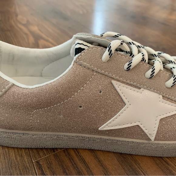 Grace & Lace Star Sneakers in Rose Gold Size 7.5 - Picture 2 of 3